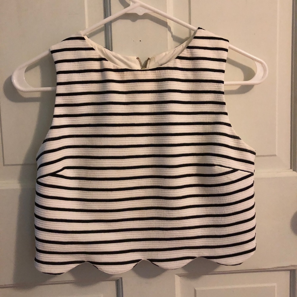 Sleeveless shirt